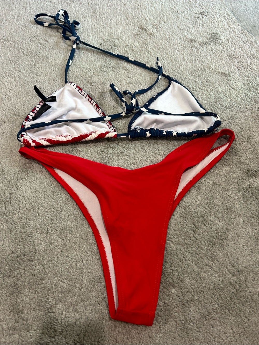 Bikini - Picture 2 of 2
